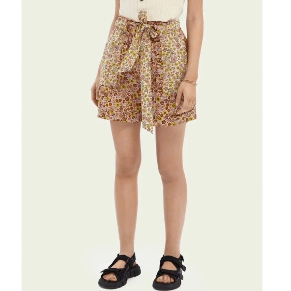 SCOTCH AND SODA, WOMEN'S FLORAL SHORTS (FLORAL BROWN), size M,